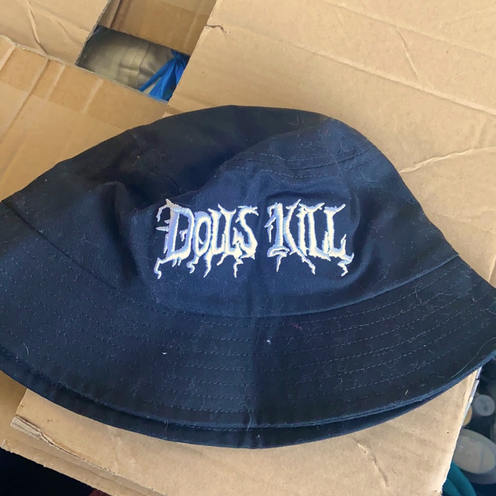 Bucket hat